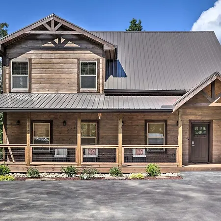 Villa Smoky Cove Retreat With Private Hot Tub And Deck!